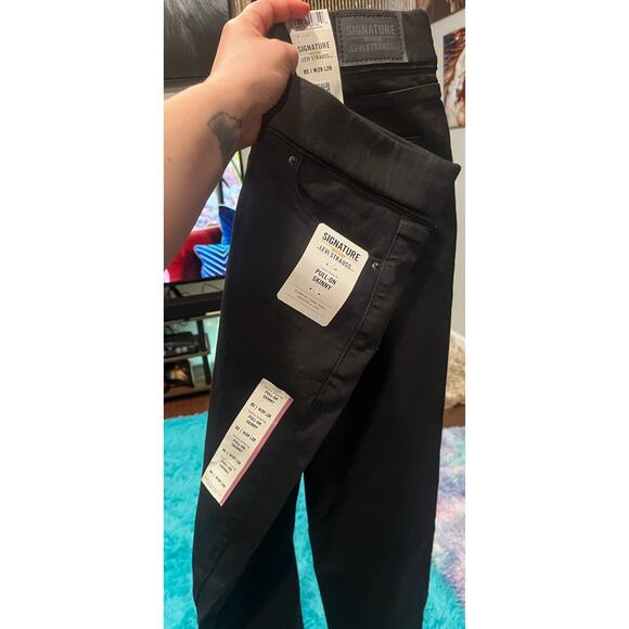 NWT Signature Levi Strauss Gold Label Shaping Skinny Black Jeans 8 Short W29 L28 - Picture 7 of 7